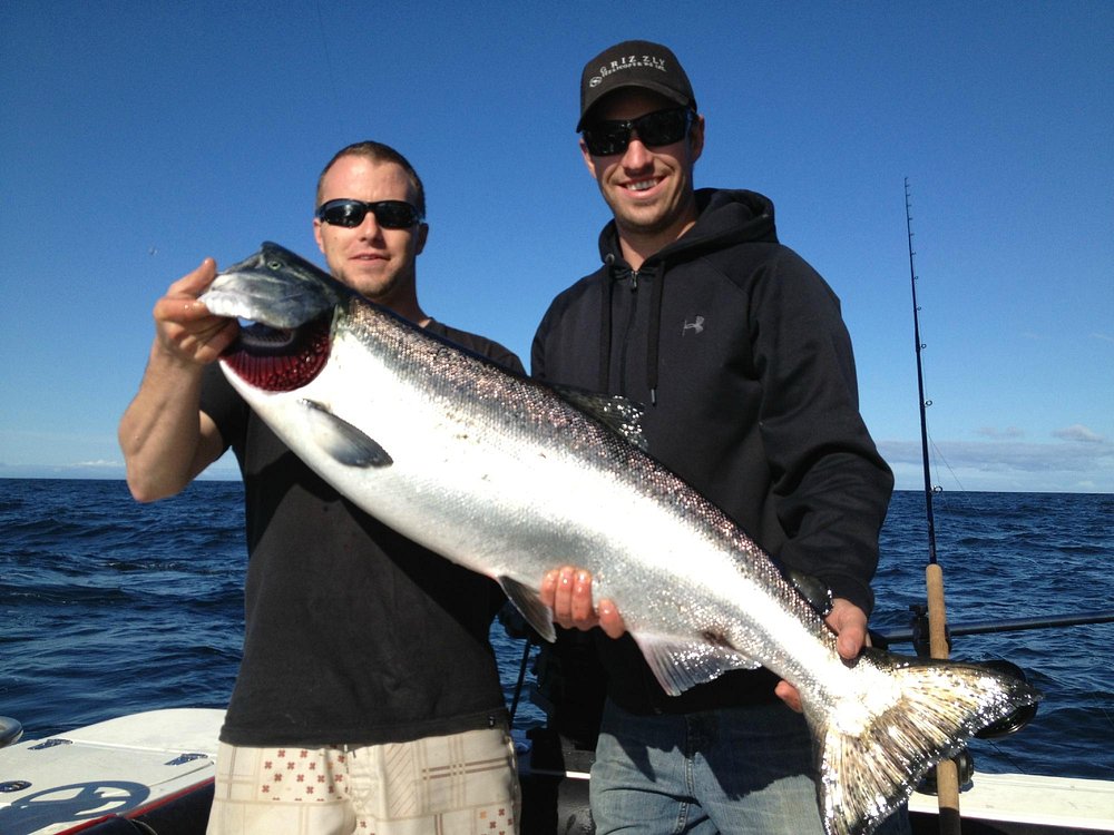 Friends Chinook Salmon Catch Vancouver Island